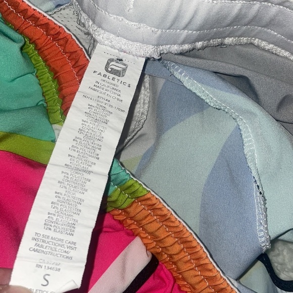 Fabletics Carrie Running Short Color-block Small Color Block 90s Gym workout - Picture 5 of 8